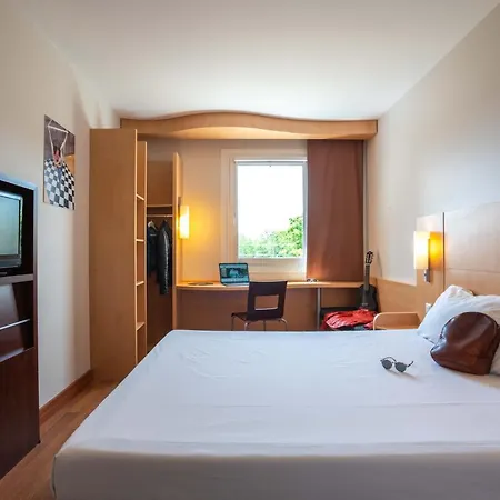 Ibis Hotel Plzen Exterior photo