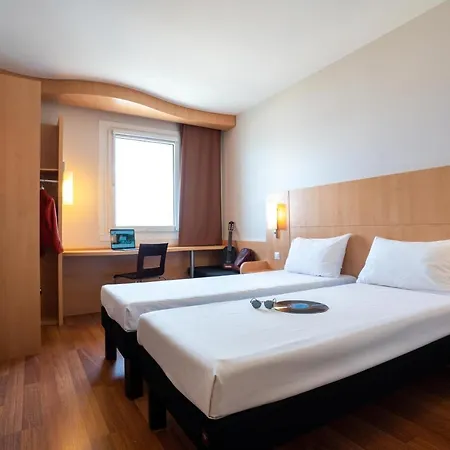 Ibis Hotel Plzen Exterior photo