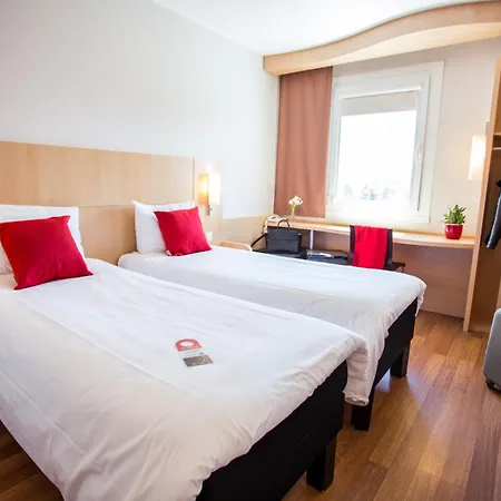 Ibis Hotel Plzen Exterior photo